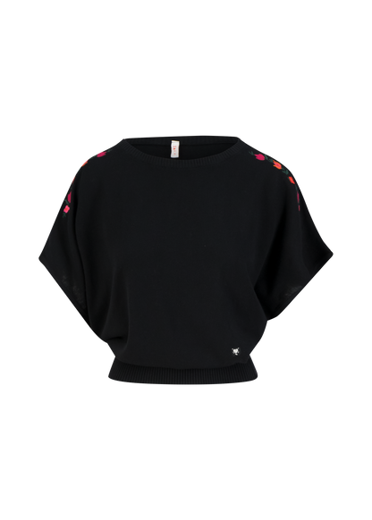 Knitted Top Picnic Friend elegant lady in black