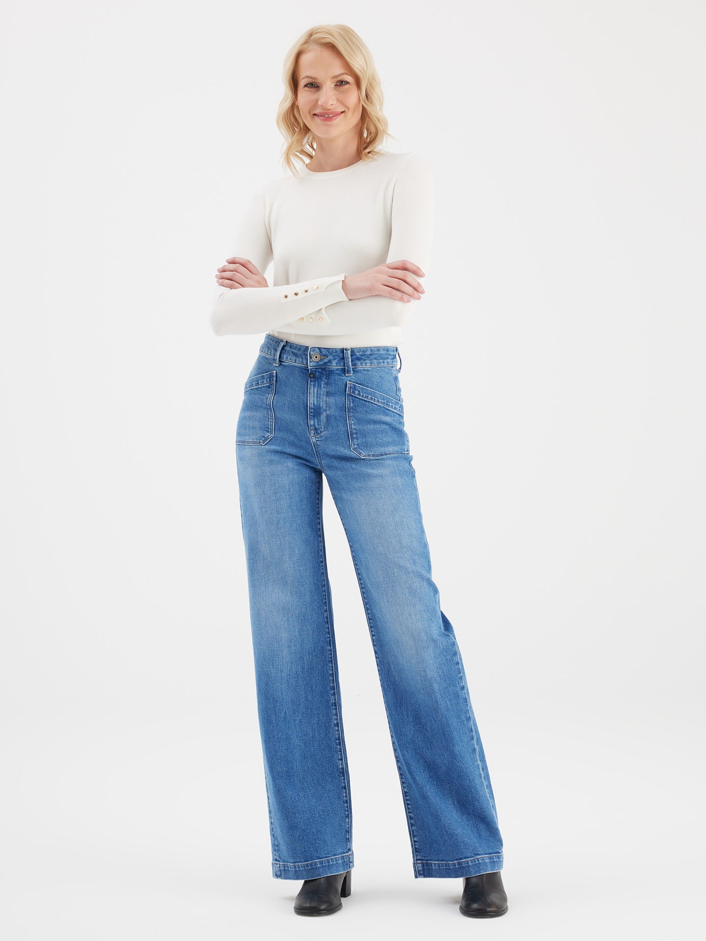 jeans in medium blue 