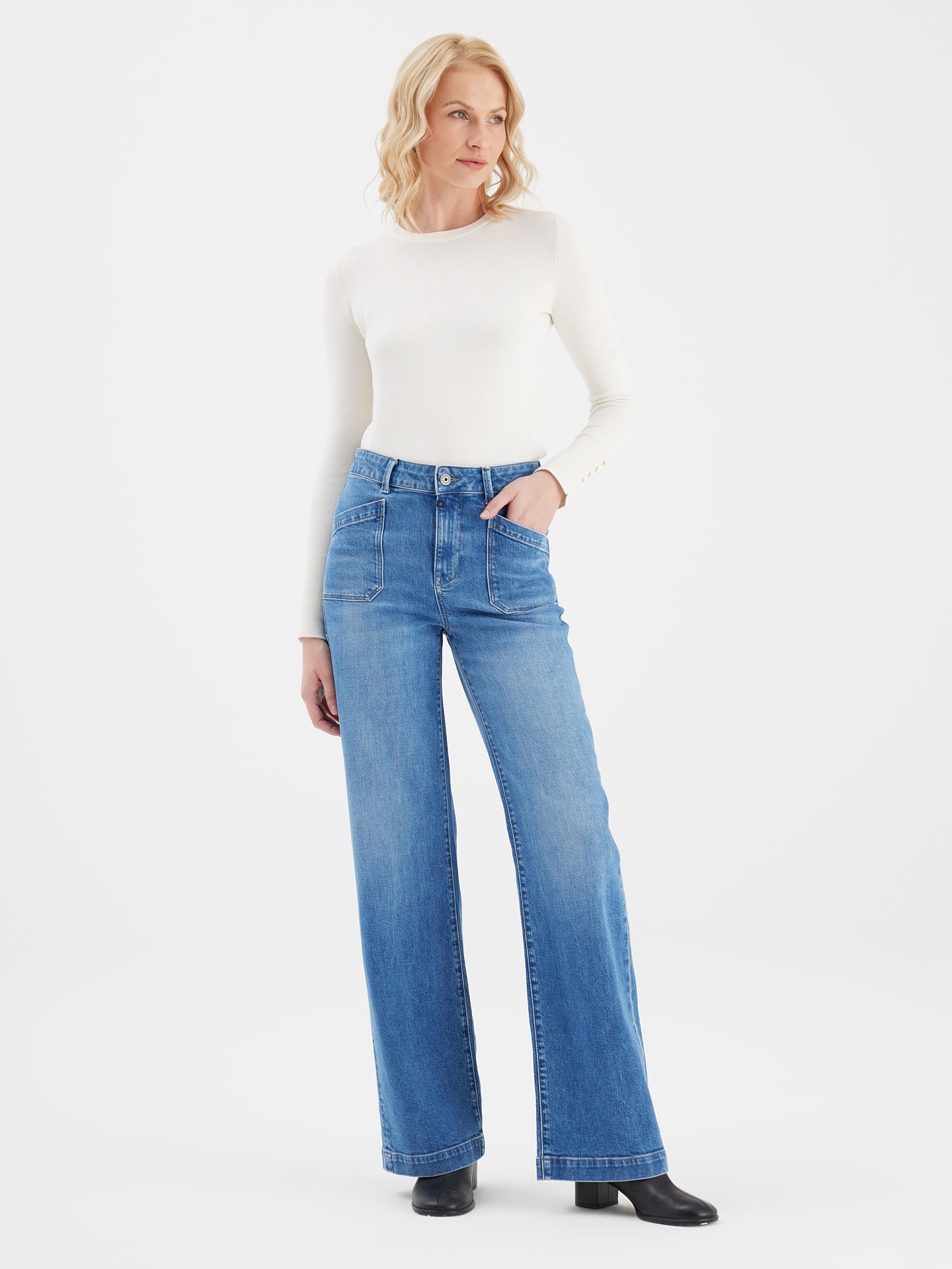jeans in medium blue 