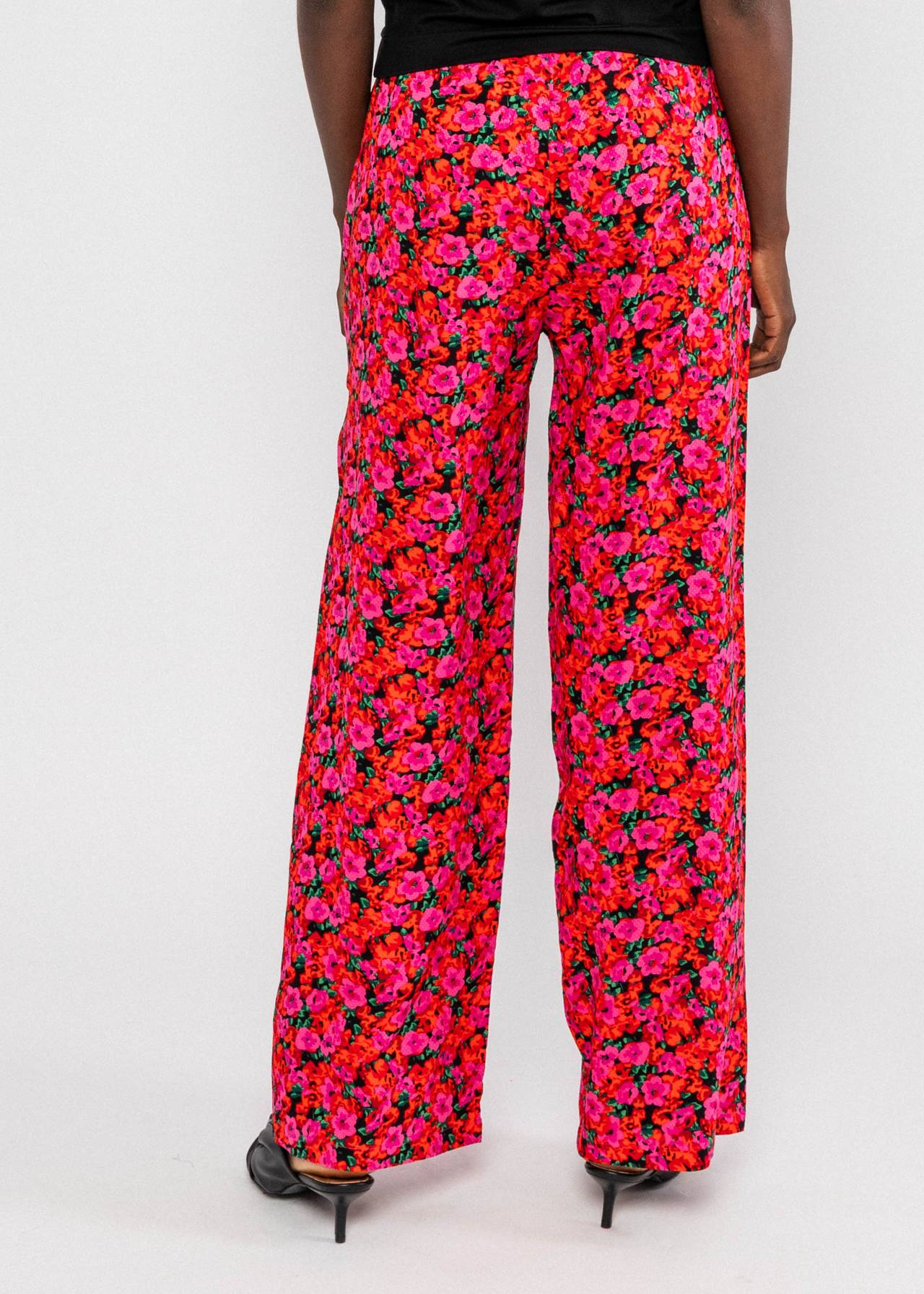 Power Walker Bed of Primroses