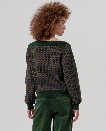 Boat neckline sweater with jacquard