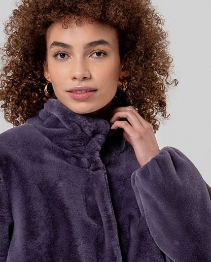 Short fur jacket with high collar - Purple