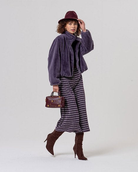 Short fur jacket with high collar - Purple