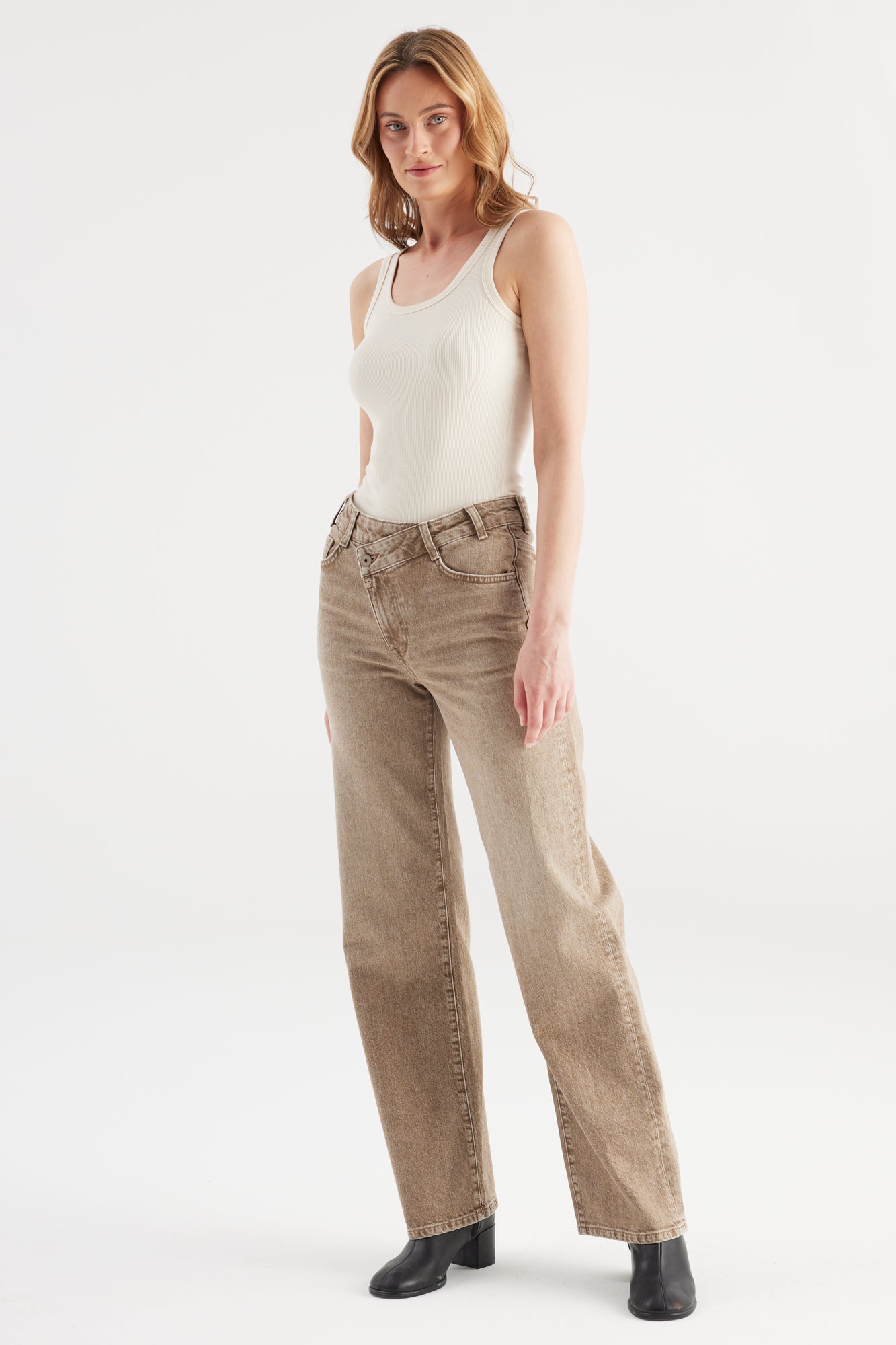 jeans in peanut denim kleur 