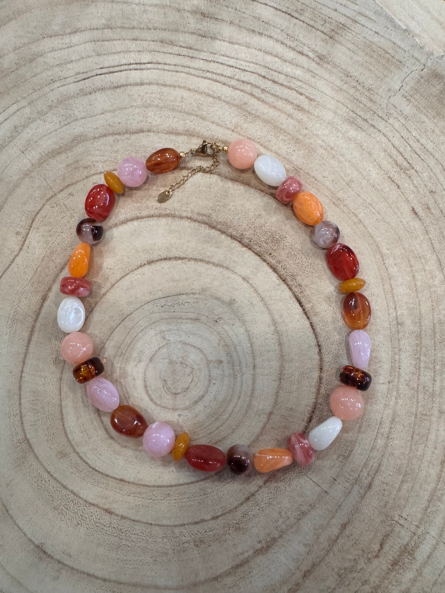 Kralen ketting in verschillende kleuren 