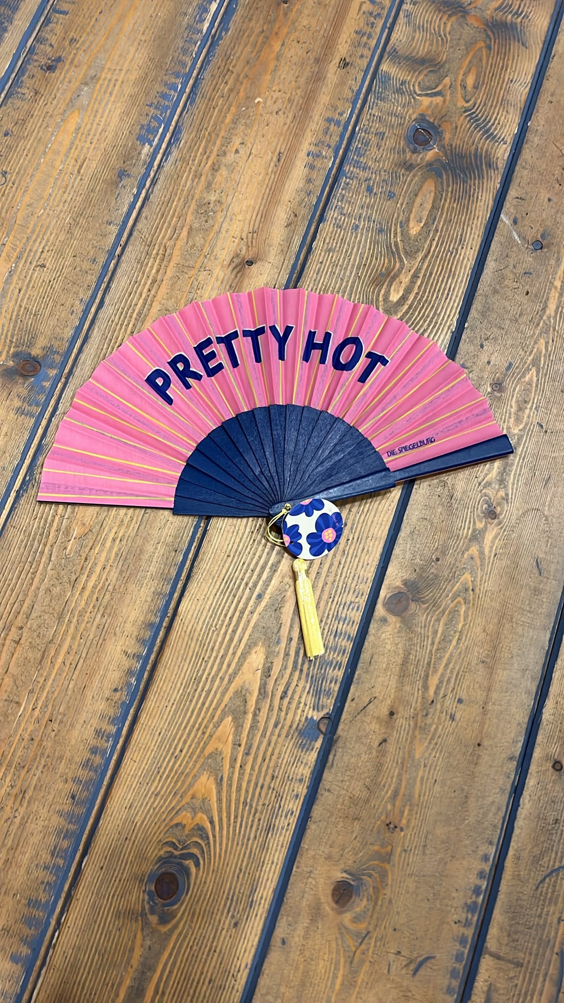 Waaier met tekst Pretty Hot