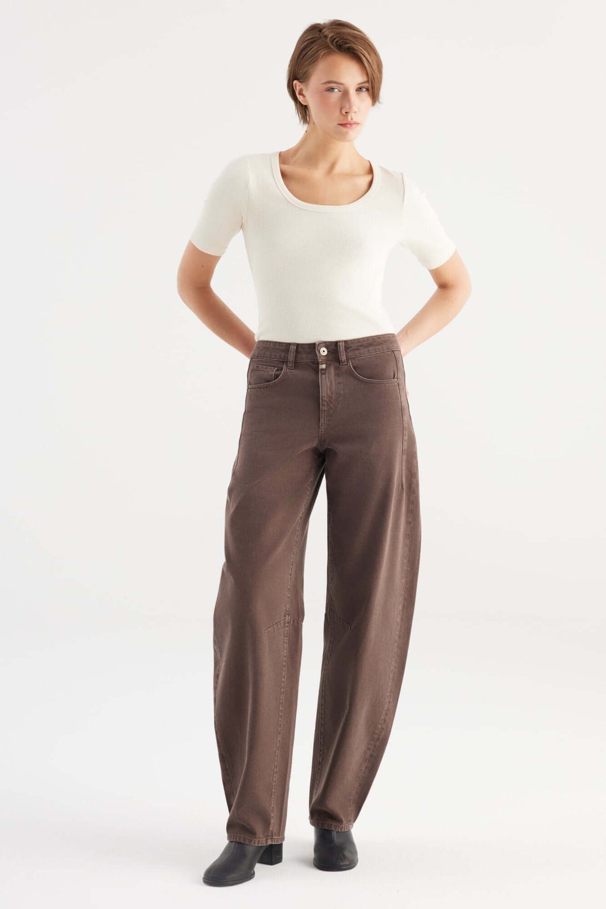 Clara Barrel Jeans