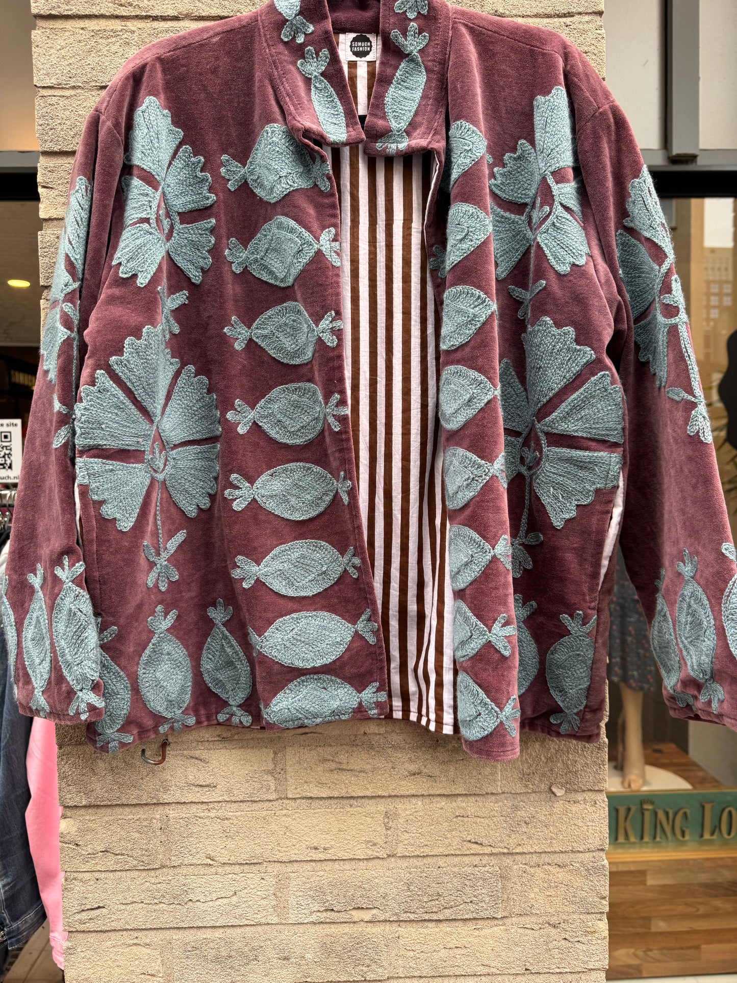 Velvet Jacket Wine