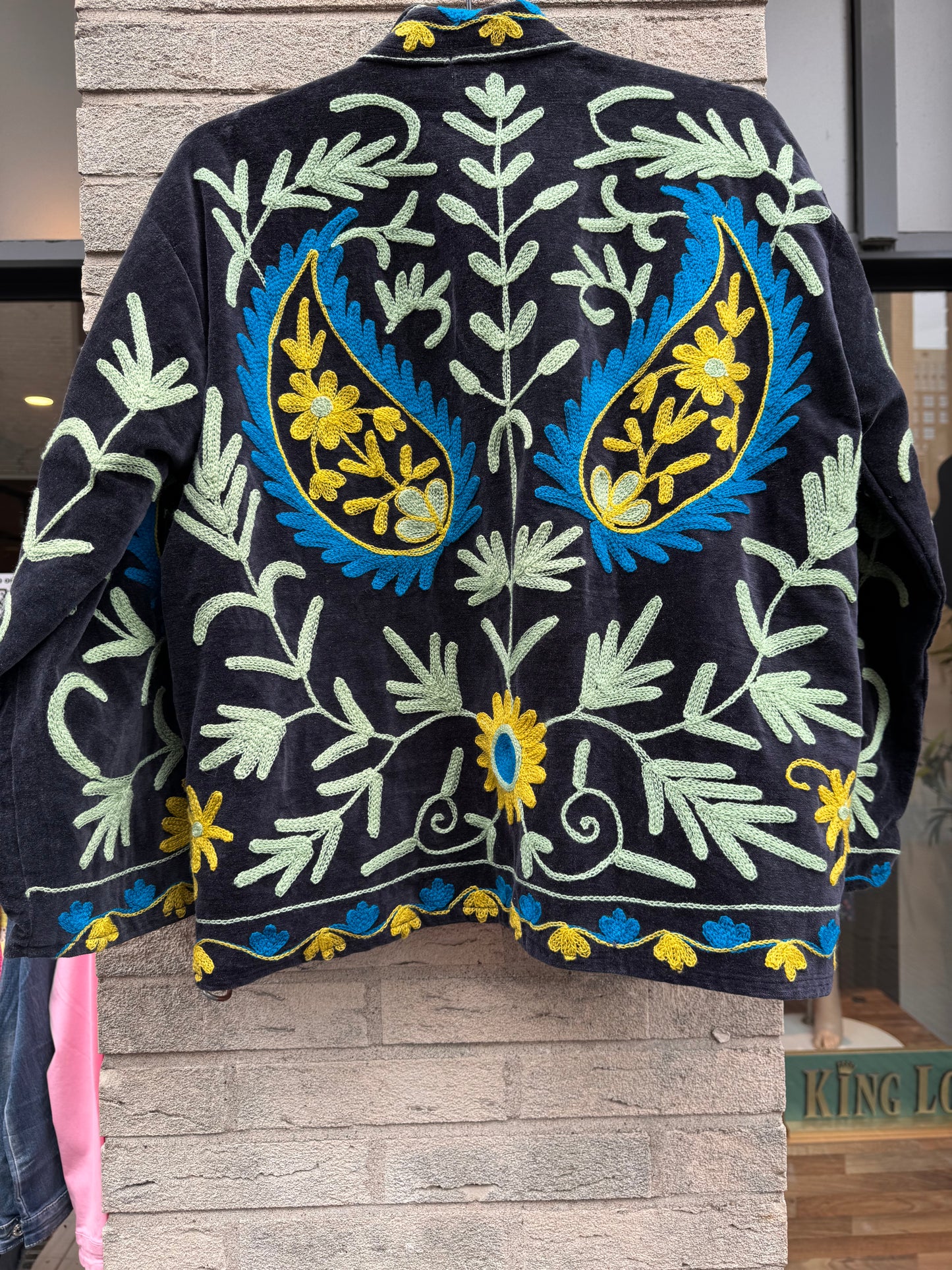 Velvet Suzani jacket Zwart met Blauw
