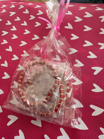 Armbandjes in verschillende kleuren 