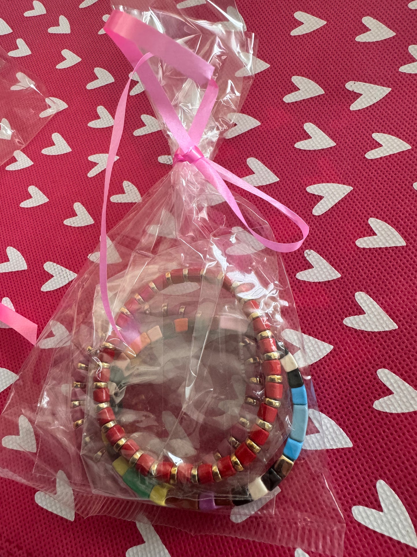 Armbandjes in verschillende kleuren 