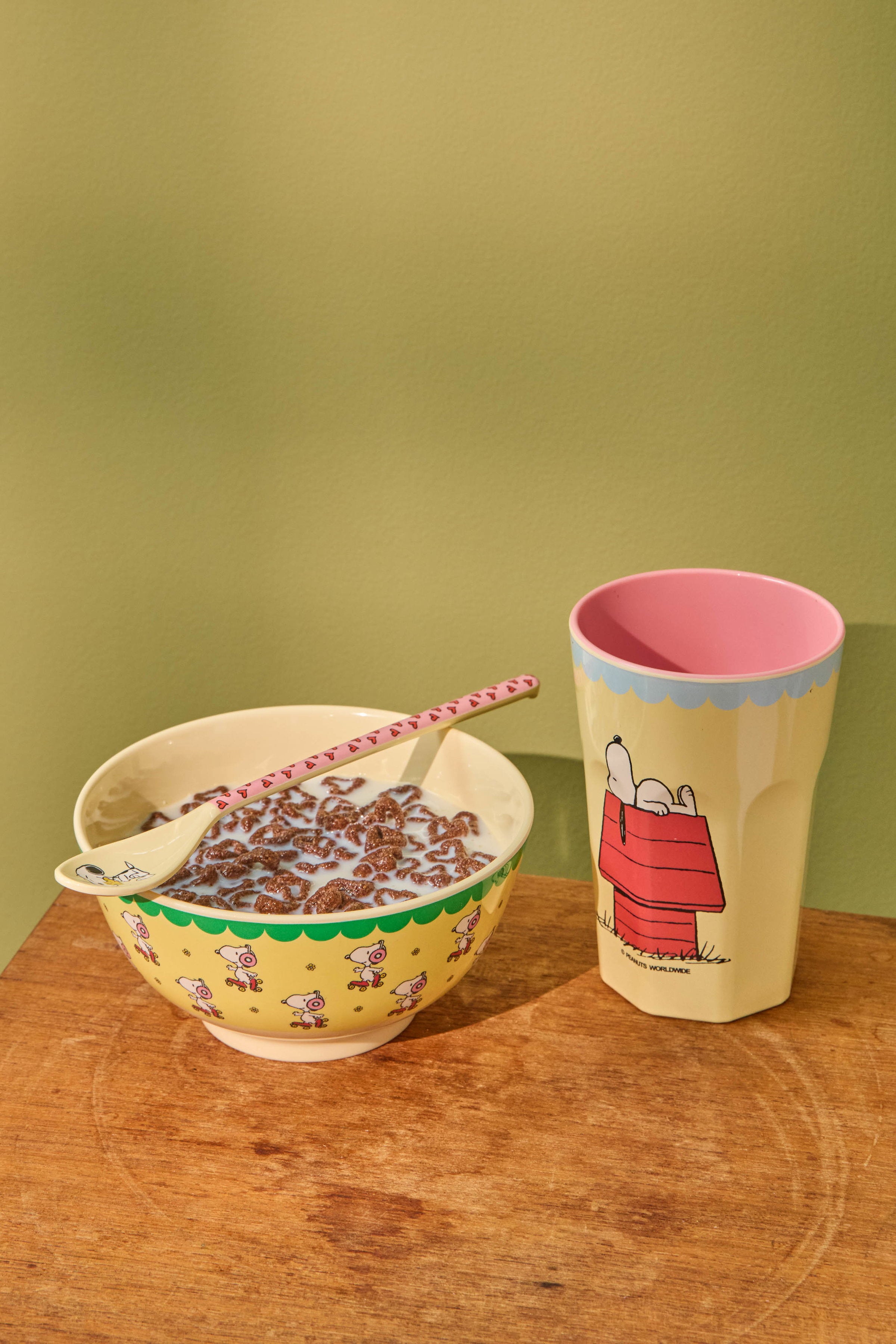 Melamine Cup with Cream Snoopy Print