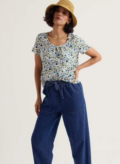 Appletree T-shirt-Beach Blooms Chalk