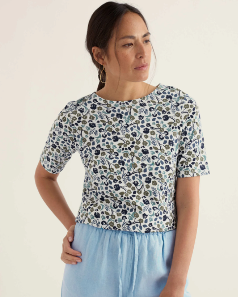 Appletree T-shirt-Beach Blooms Chalk