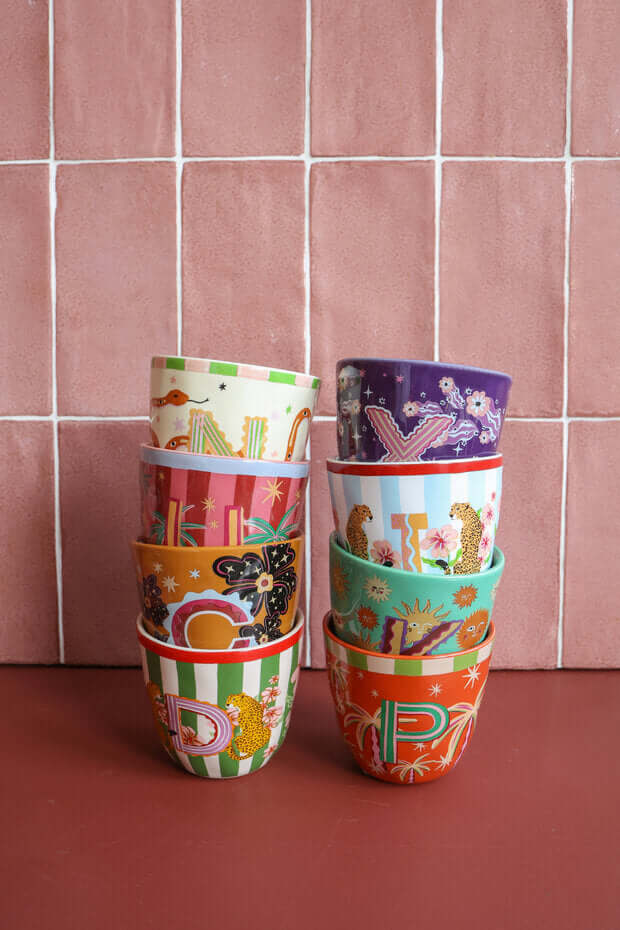 Gave beker  met letter en print 