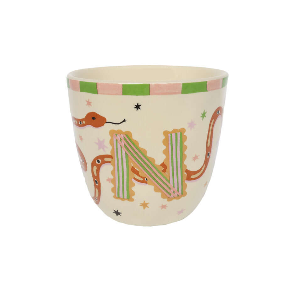 Gave beker  met letter N  en print  