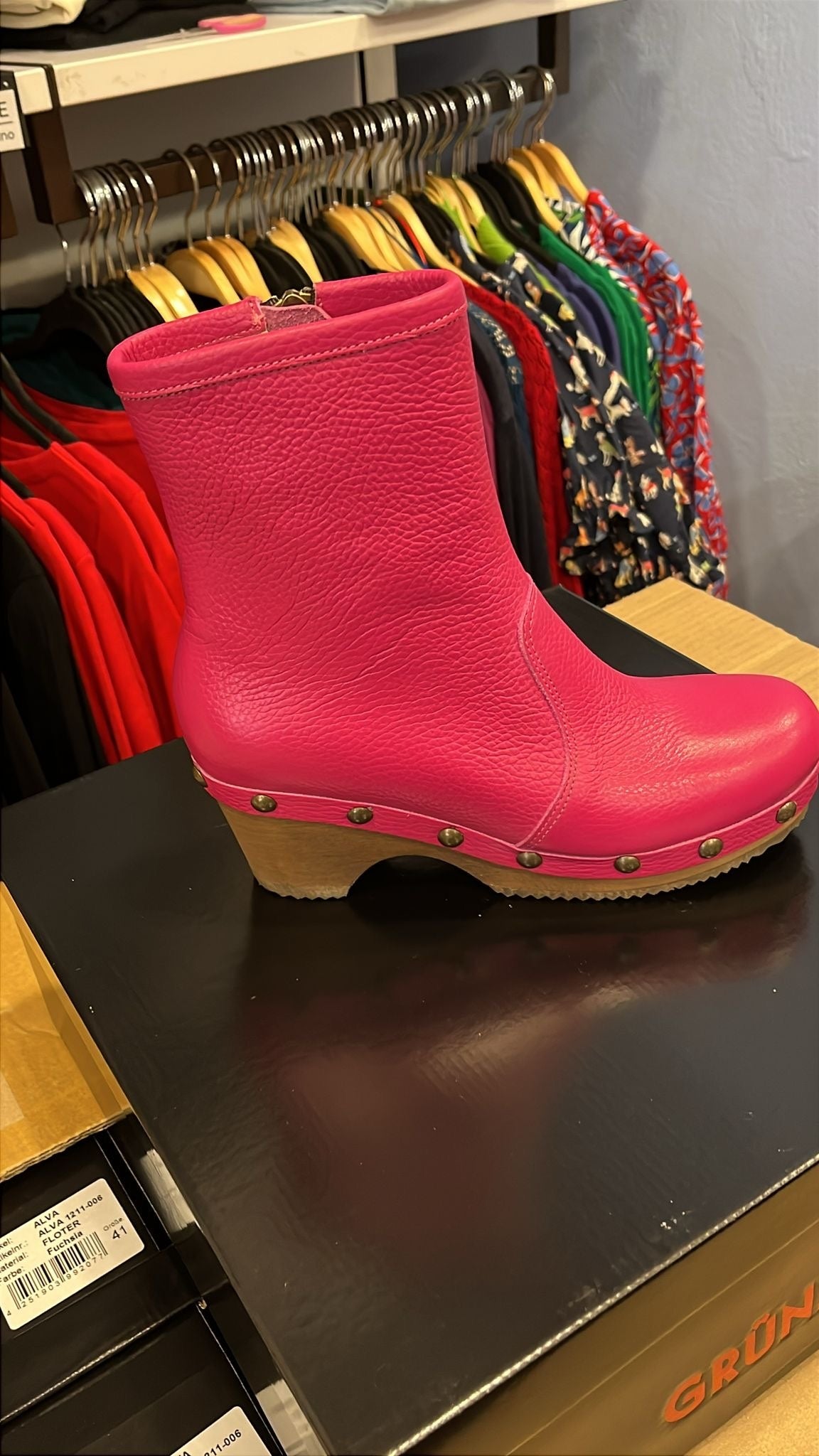 Alva Floter  Fuchsia