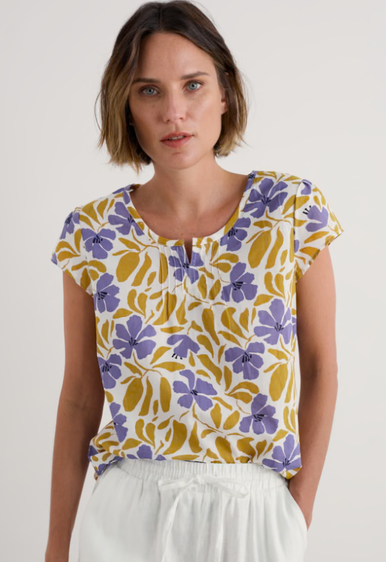 Garden GateTop Leafy Floral Chalk Pear