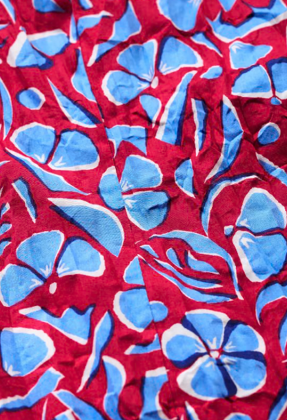 Larissa Shirt in GOTS-Certified Organic Cotton- Collaged Floral Scarlet