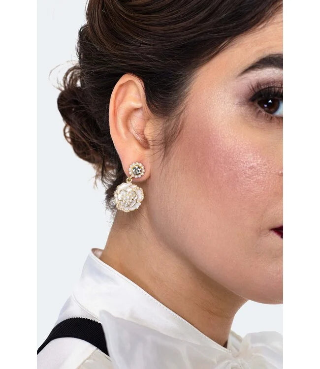 PEARLY FLOWER EARRINGS